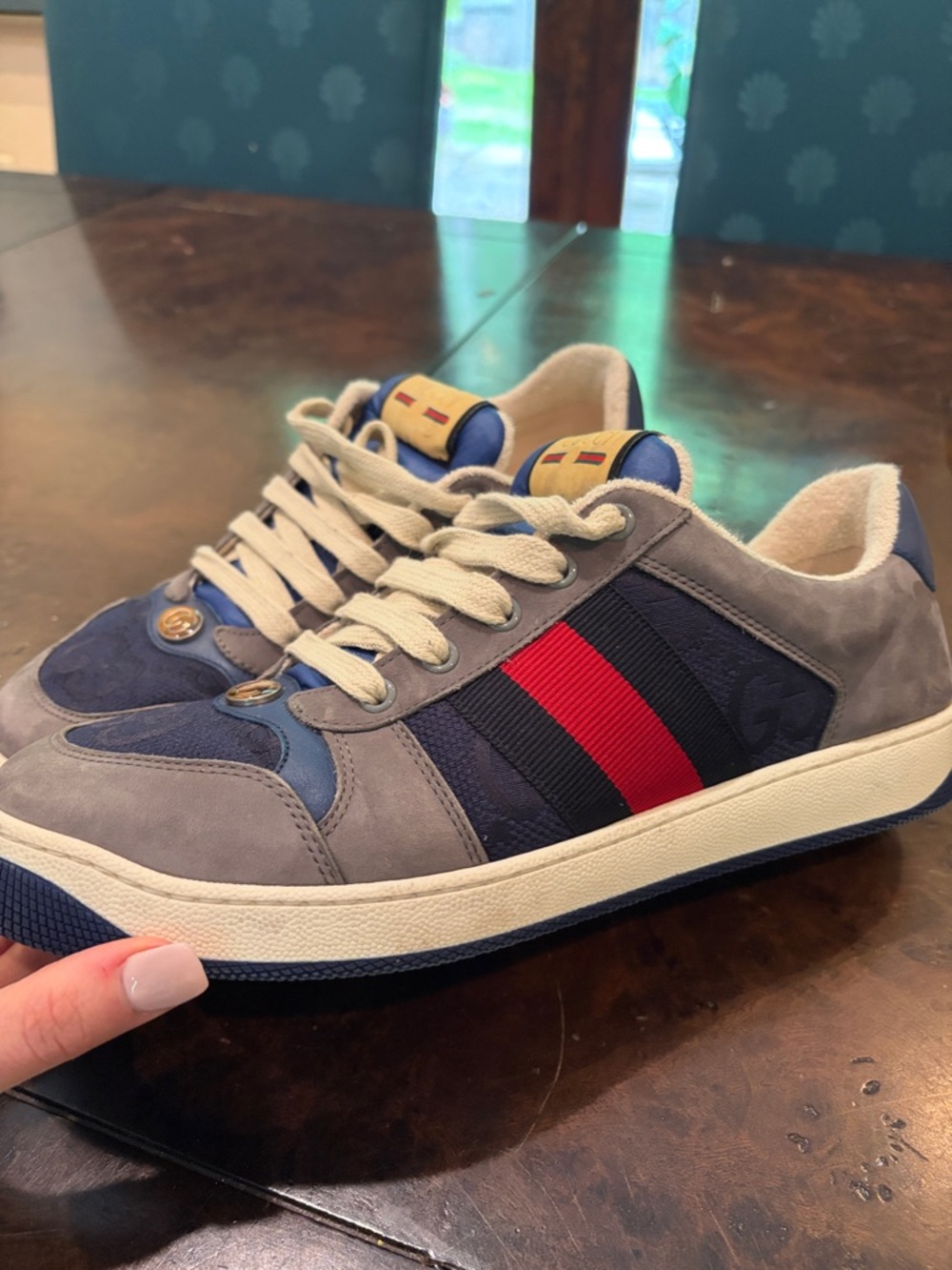 GUCCI Men's Grey & Navy Casual Sneakers with Red Stripe SIZE 8 / worn 4x - Picture 2 of 11
